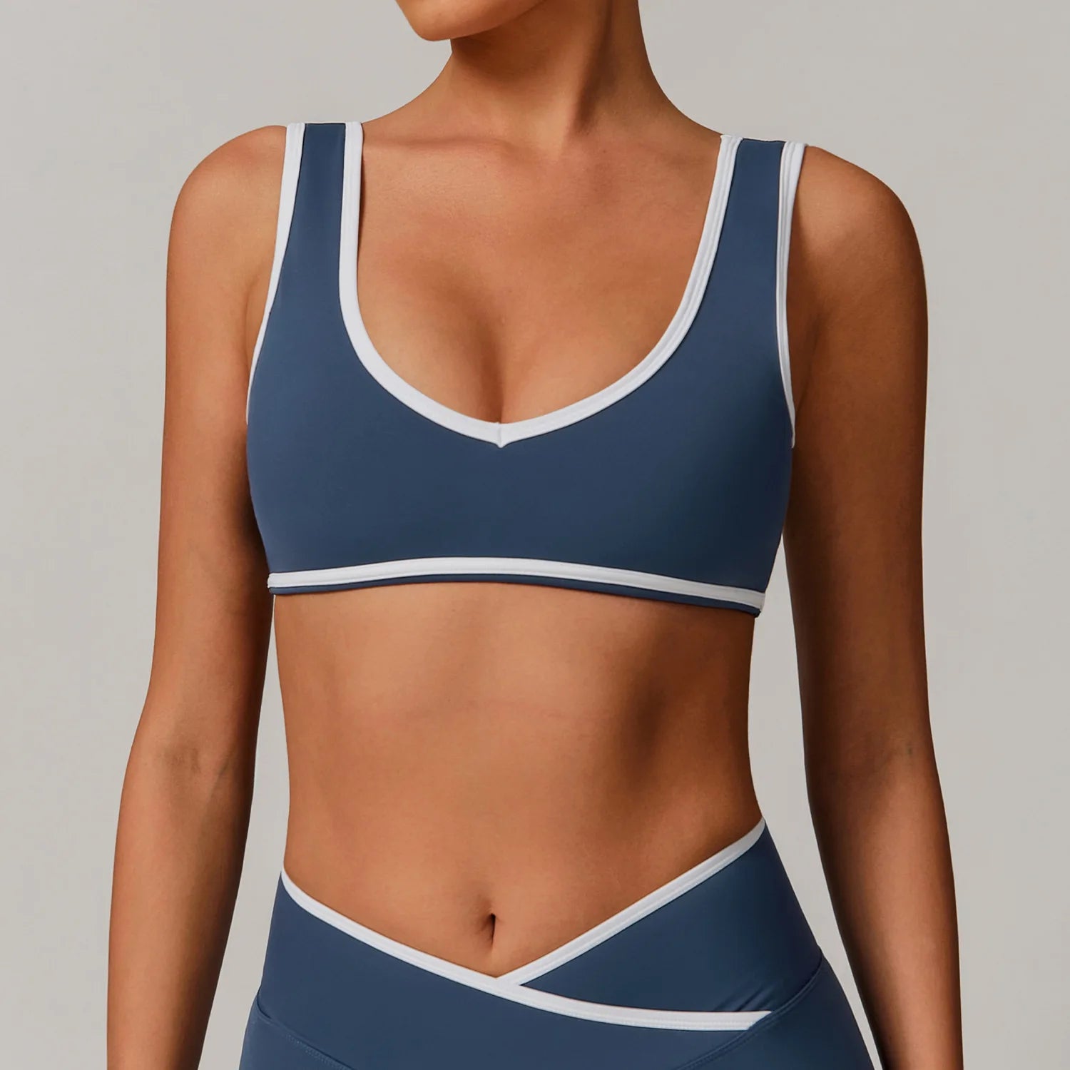 V-Neck Sports Bra Top - Push Up Gym Top