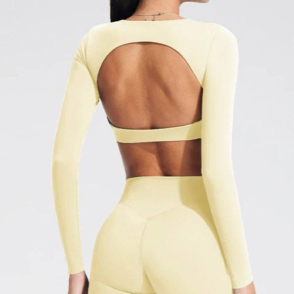 Long-sleeved yoga top - breathable and comfortable