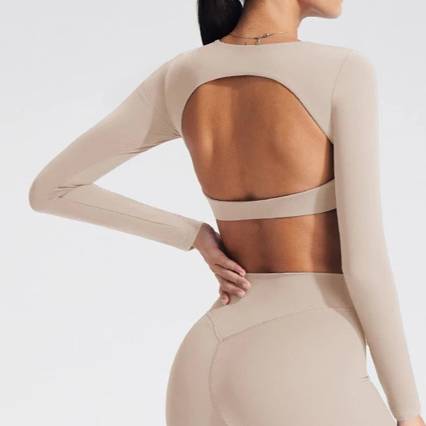 Long-sleeved yoga top - breathable and comfortable